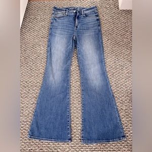 NWT Size 6 American Eagle super high rise flare Jean.